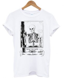 SKELFIE Skeleton taking a Selfie T Shirt