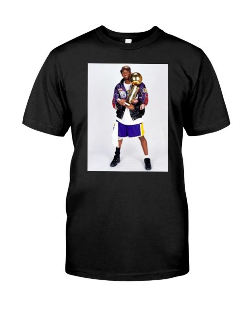 Kobe Bryant With Trophy T-shirt RE23