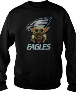 Baby Yoda Hug Philadelphia Eagles sweatshirt drd