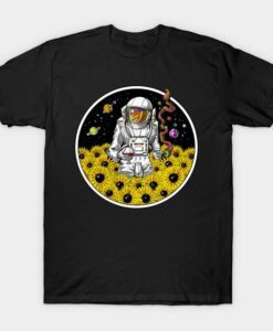 Space Astronaut Psychedelic Sunflowers T-Shirt drd