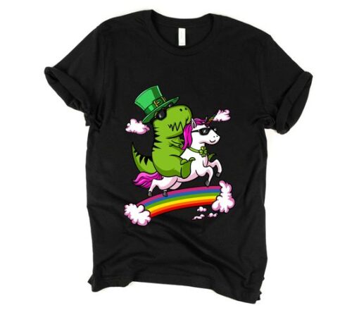 T-Rex Dinosaur Riding Unicorn St Patricks t-hirt drd